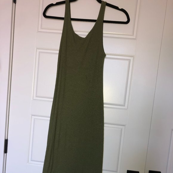 Long Light Weight Dress - Picture 2 of 3